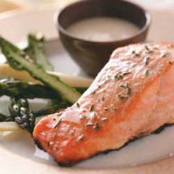 Grilled Salmon with Garlic Mayo