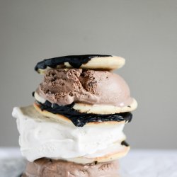 Black-and-White Ice Cream Sandwiches