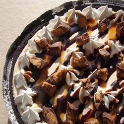 Smooth and Creamy Peanut Butter Pie