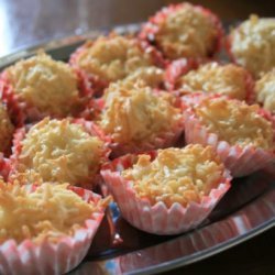 Soft Coconut Macaroons