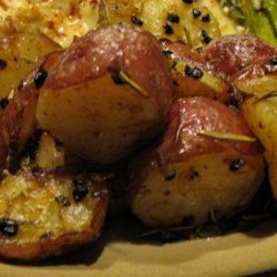 Roasted Rosemary Potatoes with Garlic