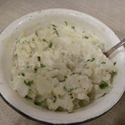 Potatoes Tapas in Garlic Mayonnaise (Potatoes Aioli)