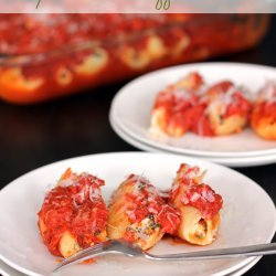 Stuffed Shells (with Spinach and Cheese)
