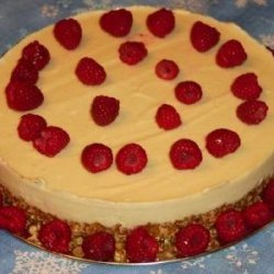 Lemony Cheesecake With Berry Sauce (Raw Vegan)