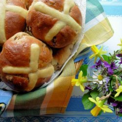 Traditional Fruity and Spiced Hot Cross Buns: Bread-Maker
