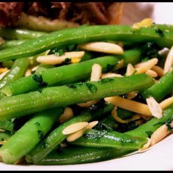 Green Beans With Lemon and Almonds