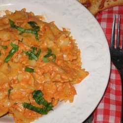 Bow Tie Pasta With Roasted Red Pepper and Cream Sauce