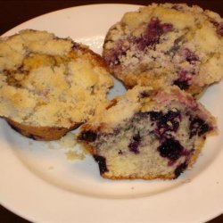 Delicious Blueberry Muffins With Crumb Topping