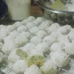 Pecan Puffs (Aka Mexican Wedding Cakes or Russian Tea Cakes)